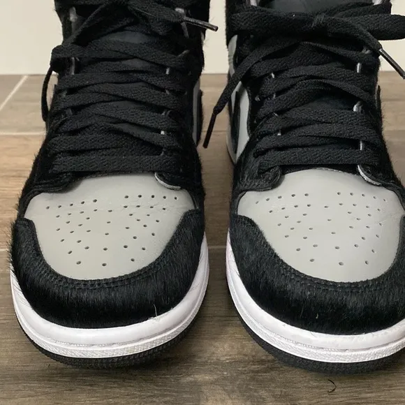 Nike Air Jordan 1 Retro Sneakers Black Gray Size 7.5 Womens