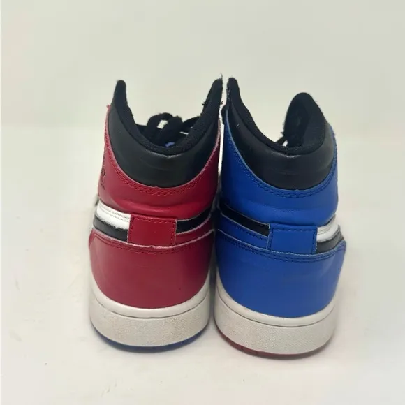 Nike Air Jordan 1 Retro Top 3 Youth Size  6.5 GS Black White Red