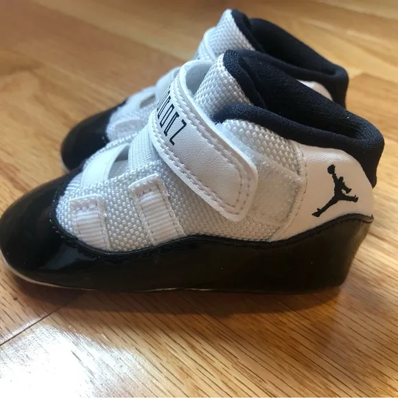 Nike Air Jordan 11 Retro CB Concord 2018