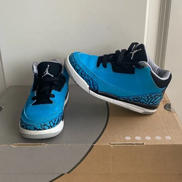 Nike Air Jordan 3 Retro “Powder Blue” Toddler Sneakers- SZ 10 C