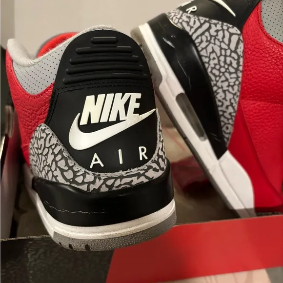 Nike Air Jordan 3 Retro SE Sneakers(used)