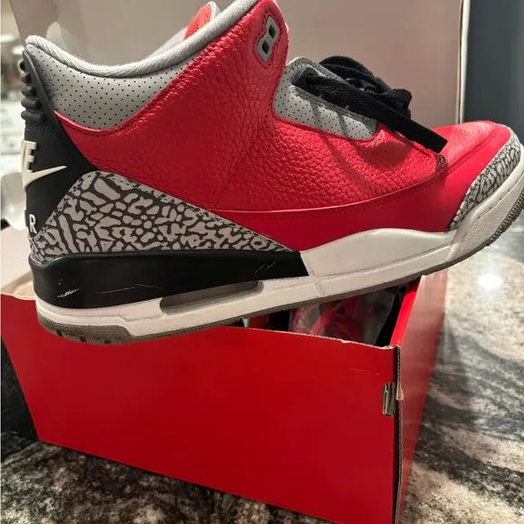Nike Air Jordan 3 Retro SE Sneakers(used)