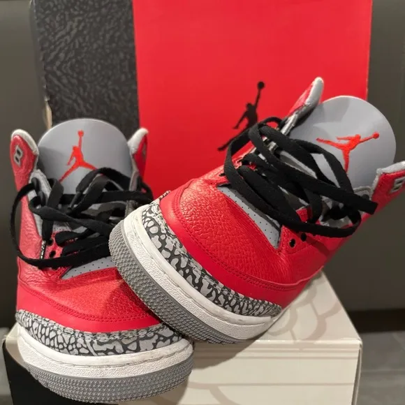 Nike Air Jordan 3 Retro SE Sneakers(used)