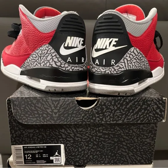 Nike Air Jordan 3 Retro SE Sneakers(used)