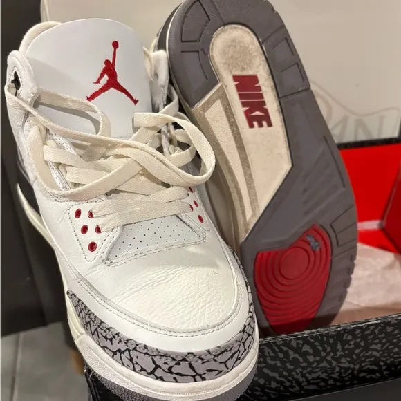 Nike Air Jordan 3 Retro Sneakers(used)