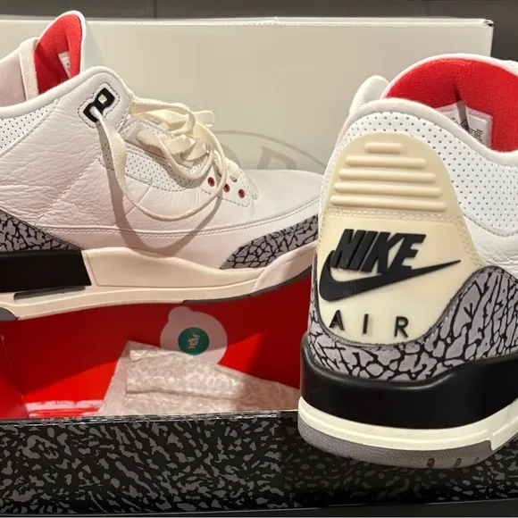 Nike Air Jordan 3 Retro Sneakers(used)