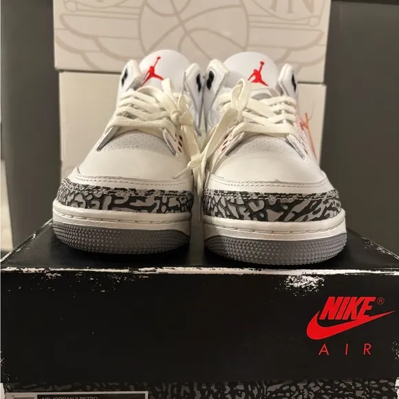 Nike Air Jordan 3 Retro Sneakers(used)