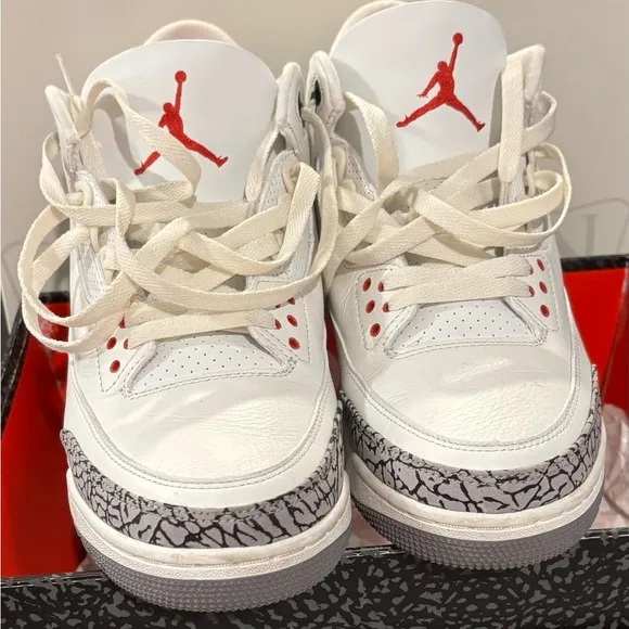 Nike Air Jordan 3 Retro Sneakers(used)