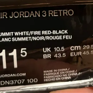 Nike Air Jordan 3 Retro Sneakers(used)