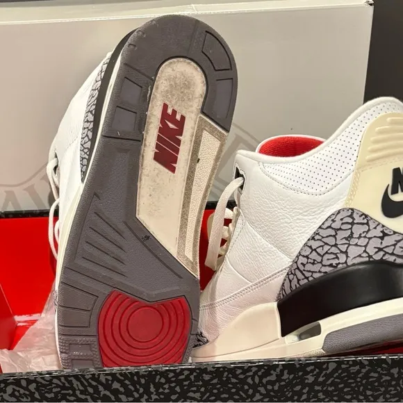 Nike Air Jordan 3 Retro Sneakers(used)