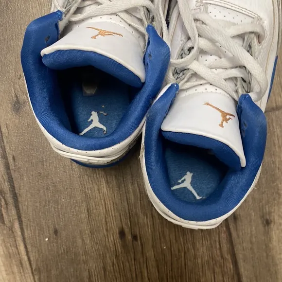 Nike Air Jordan 3 Retro Wizards Sneakers