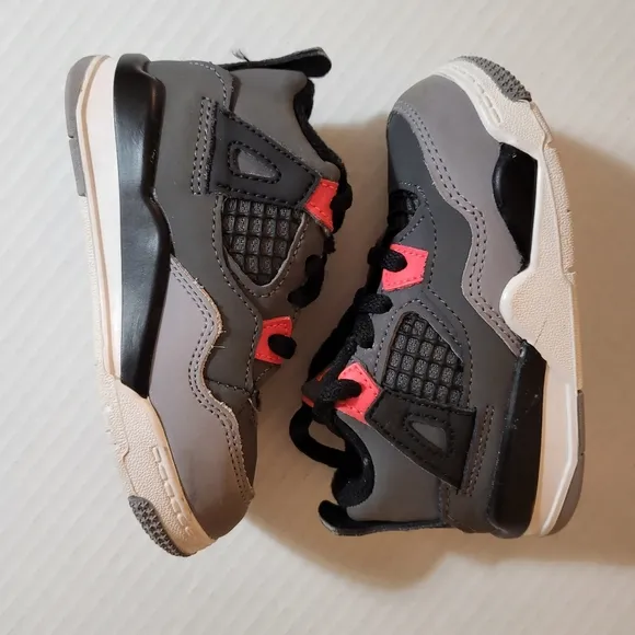 Nike Air Jordan 4 Retro Kids Black,Gray&amp; Red Sneakers Size 7c
