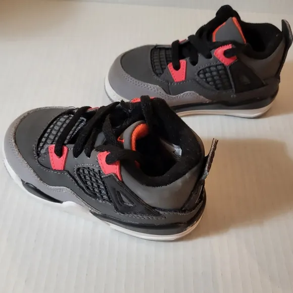 Nike Air Jordan 4 Retro Kids Black,Gray&amp; Red Sneakers Size 7c