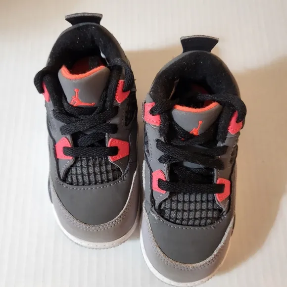 Nike Air Jordan 4 Retro Kids Black,Gray&amp; Red Sneakers Size 7c