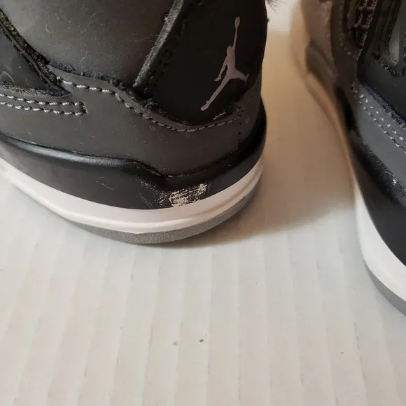 Nike Air Jordan 4 Retro Kids Black,Gray&amp; Red Sneakers Size 7c