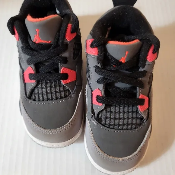 Nike Air Jordan 4 Retro Kids Black,Gray&amp; Red Sneakers Size 7c
