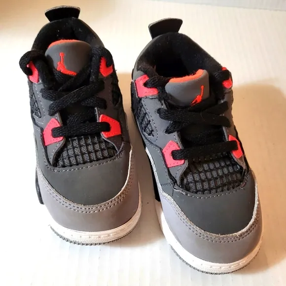 Nike Air Jordan 4 Retro Kids Black,Gray&amp; Red Sneakers Size 7c