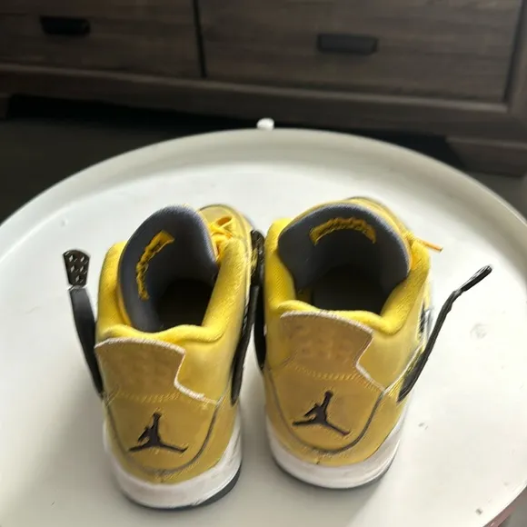 Nike Air Jordan 4 “Retro Lightening”2021