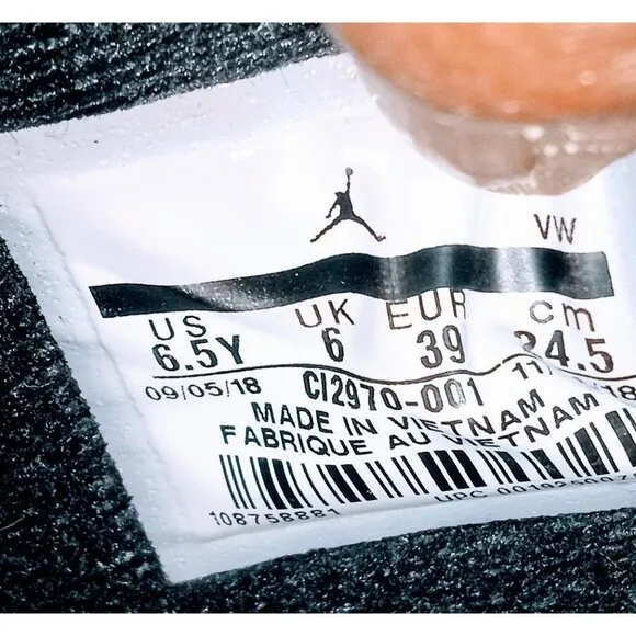 Nike Air Jordan 4 Retro Sneaker