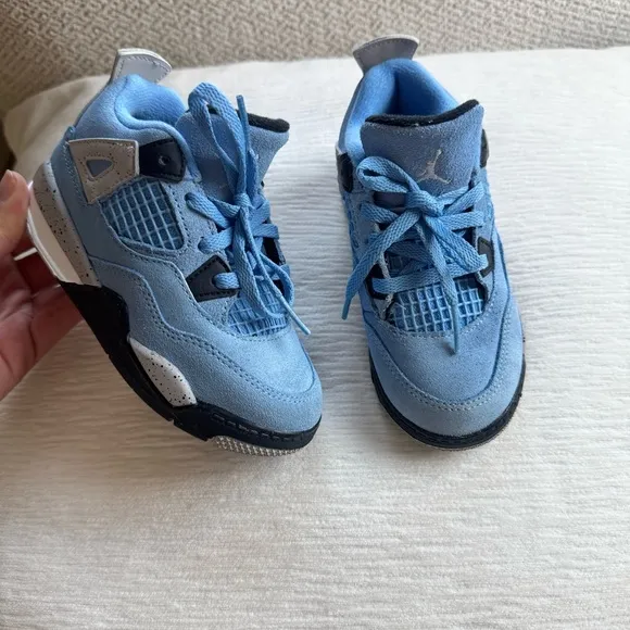 Nike Air Jordan 4 Retro University Blue size 9C