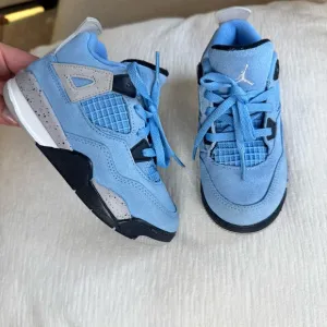 Nike Air Jordan 4 Retro University Blue size 9C