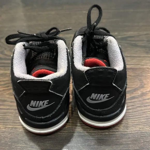 Nike Air Jordan 4 Retro