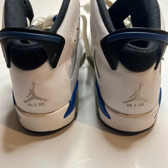 Nike Air Jordan 6 Retro  Size 6Y