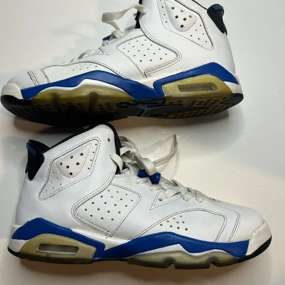 Nike Air Jordan 6 Retro  Size 6Y