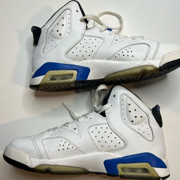 Nike Air Jordan 6 Retro  Size 6Y