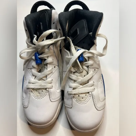 Nike Air Jordan 6 Retro  Size 6Y