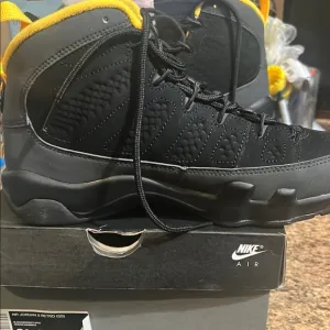 Nike Air Jordan 9 Retro Black and Yellow Sneakers