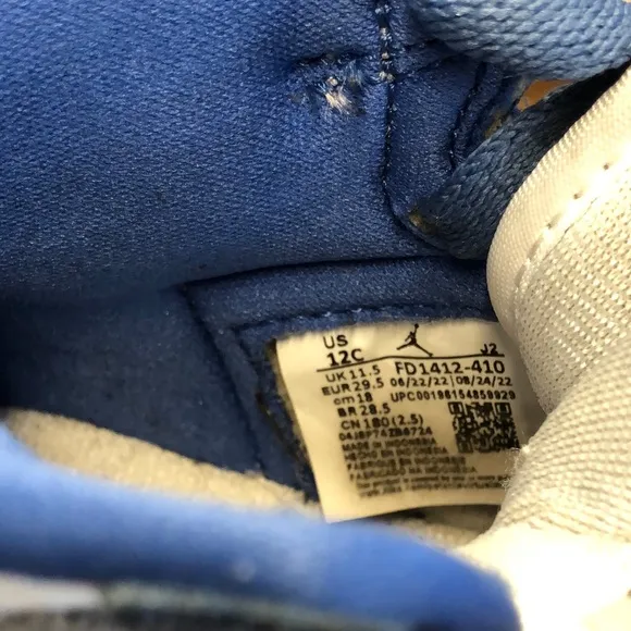 Nike Air Jordan Blue and White Sneakers(MWChub08)