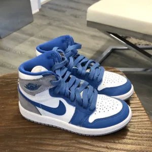 Nike Air Jordan Blue and White Sneakers(MWChub08)