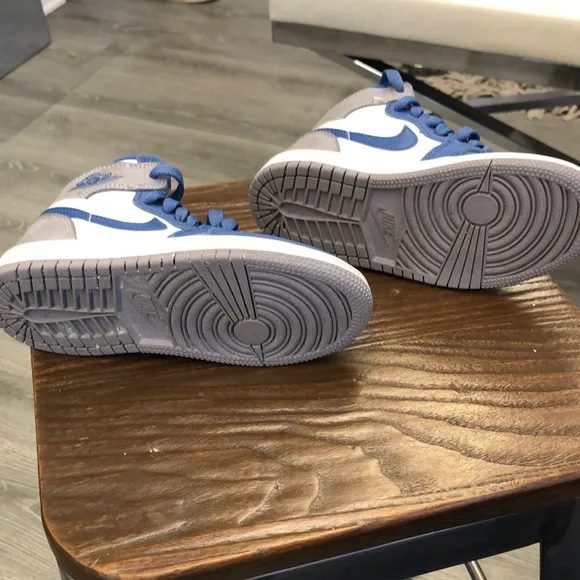 Nike Air Jordan Blue and White Sneakers(MWChub08)