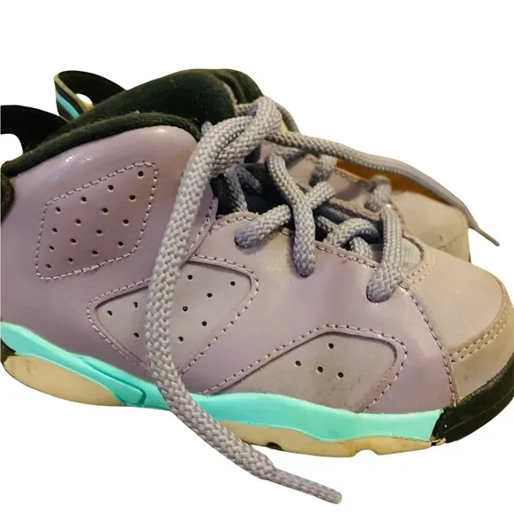 NIKE Air Jordan Retro 6 Toddler Sneakers