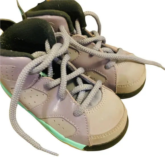 NIKE Air Jordan Retro 6 Toddler Sneakers