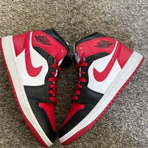 Nike Air Jordan Retro High - Red, Black, White