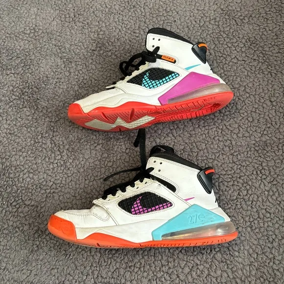Nike air Jordan sneakers  kids 4Y black pink mars 270 mids streetwear casual