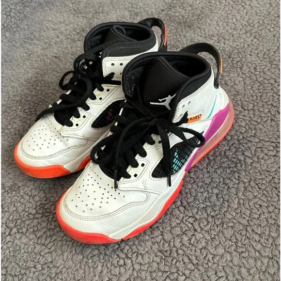 Nike air Jordan sneakers  kids 4Y black pink mars 270 mids streetwear casual