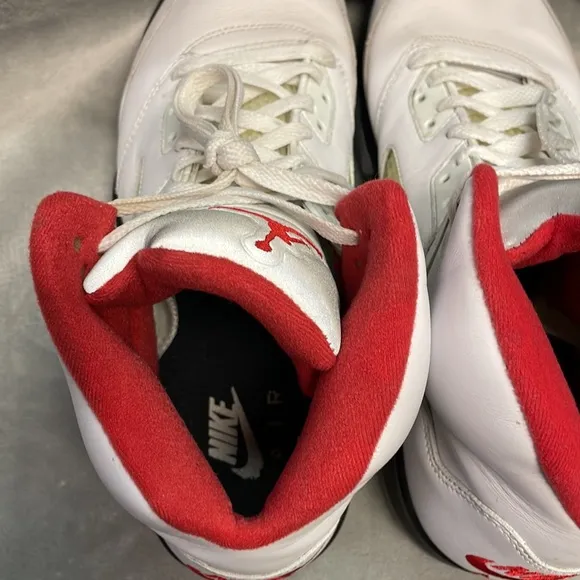 NIKE AIR JORDAN V 5 RETRO SNEAKERS SIZE 10