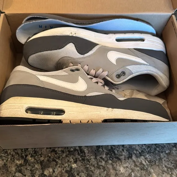 Nike air max 1 Gray and White Sneakers EUC 10.5