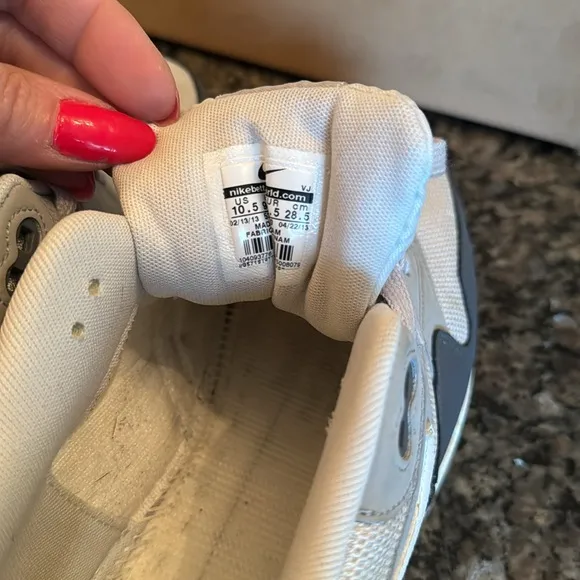 Nike air max 1 Gray and White Sneakers EUC 10.5