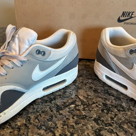 Nike air max 1 Gray and White Sneakers EUC 10.5