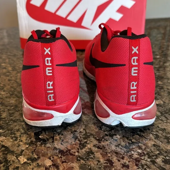 Nike air max 693325-601 Red and Black Sneakers EUC 11