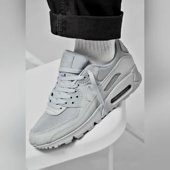 Nike Air Max 90 Sneakers Unisex Wolf Gray M 6.5/ W 8 NEW