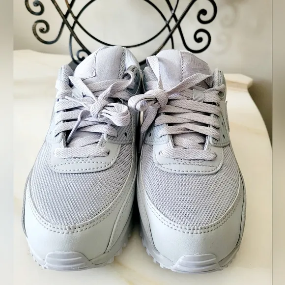 Nike Air Max 90 Sneakers Unisex Wolf Gray M 6.5/ W 8 NEW