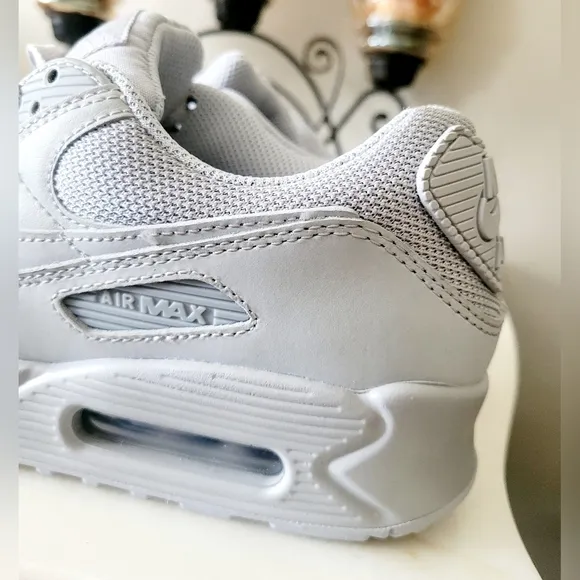 Nike Air Max 90 Sneakers Unisex Wolf Gray M 6.5/ W 8 NEW