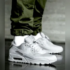 Nike Air Max 90 Sneakers Unisex Wolf Gray M 6.5/ W 8 NEW