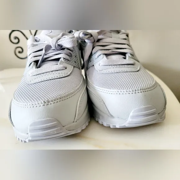 Nike Air Max 90 Sneakers Unisex Wolf Gray M 6.5/ W 8 NEW