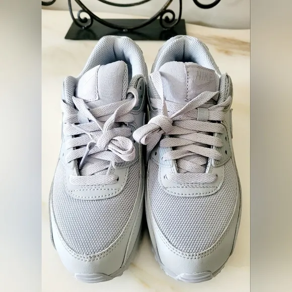 Nike Air Max 90 Sneakers Unisex Wolf Gray M 6.5/ W 8 NEW
